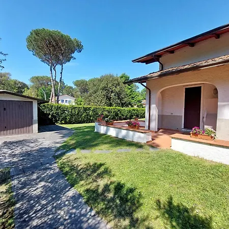 Claudia Villa Massa (Tuscany)